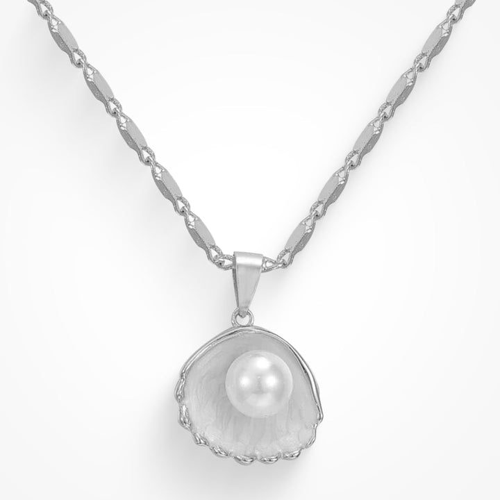 Shell Design Necklace