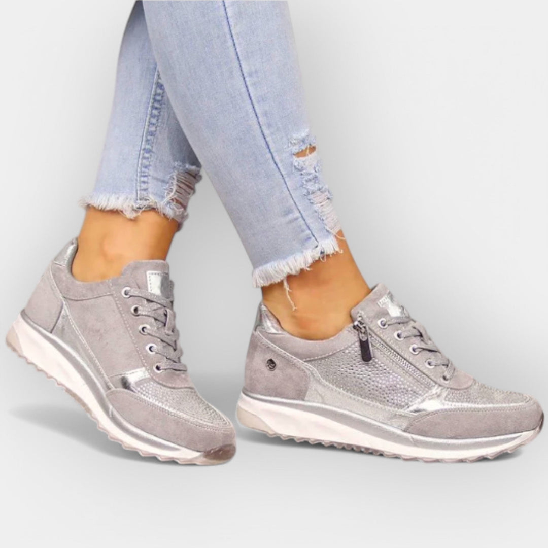 Anatomical Sneakers with Zipper Closure