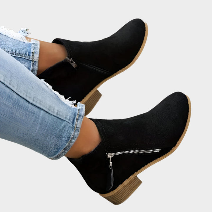 Elegant Chelsea Boots